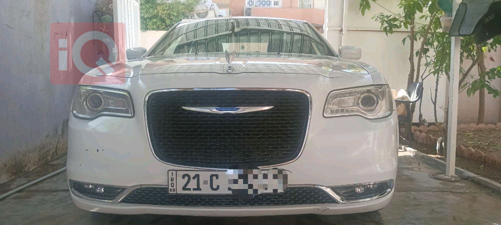 کرایسلەر 300
